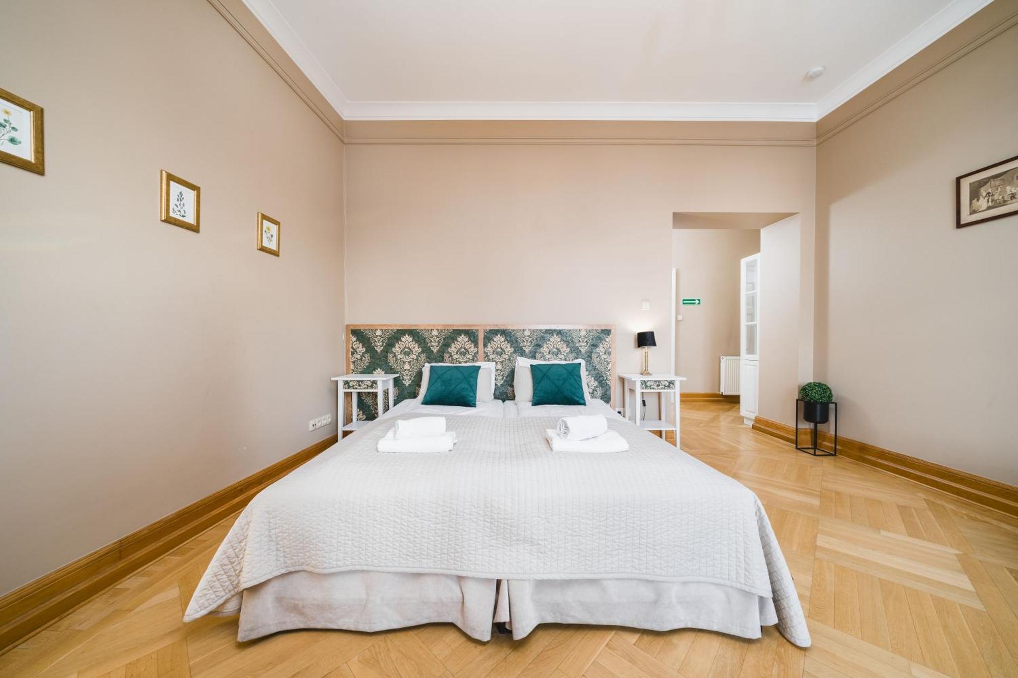 Apartamenty W Palacu Pod Baranami Krakau Exterior foto