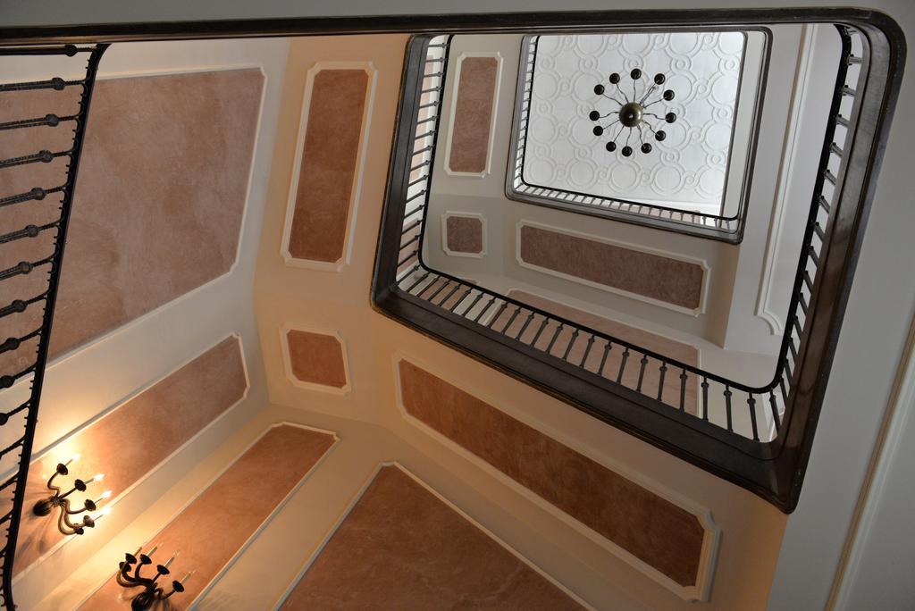 Apartamenty W Palacu Pod Baranami Krakau Exterior foto