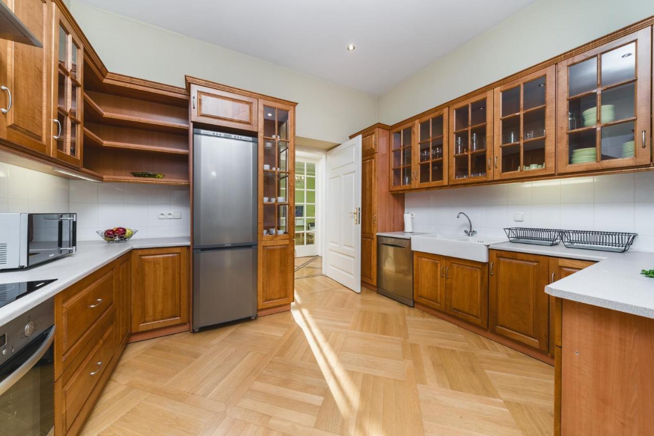 Apartamenty W Palacu Pod Baranami Krakau Exterior foto