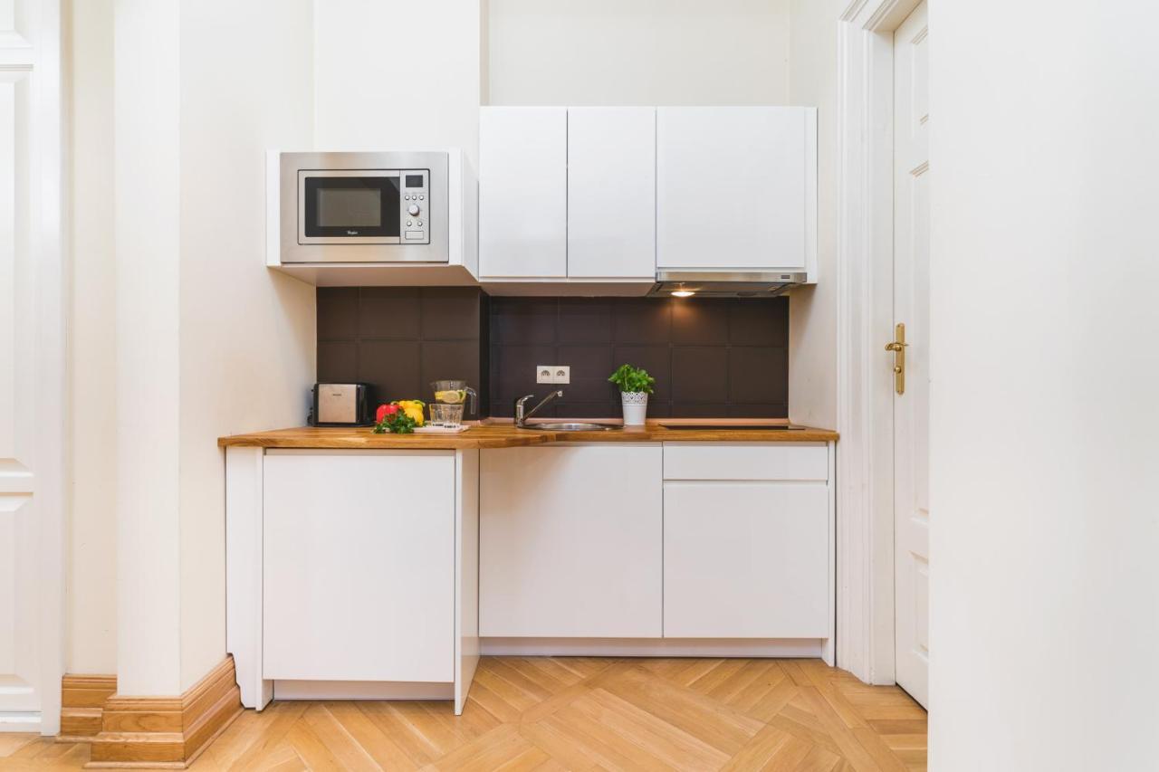 Apartamenty W Palacu Pod Baranami Krakau Exterior foto